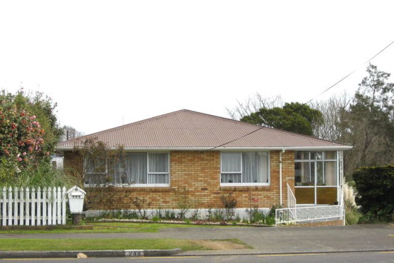 Photo of property in 244 Mangorei Road, Merrilands, New Plymouth, 4312