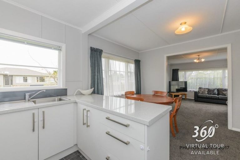 Photo of property in 8 Galway Avenue, Hokowhitu, Palmerston North, 4410