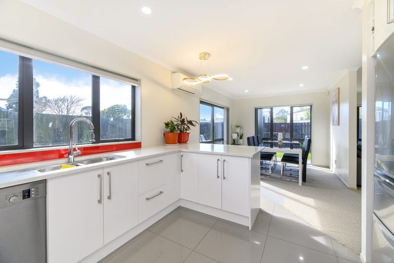 Photo of property in 9a Harrington Road, Henderson, Auckland, 0610