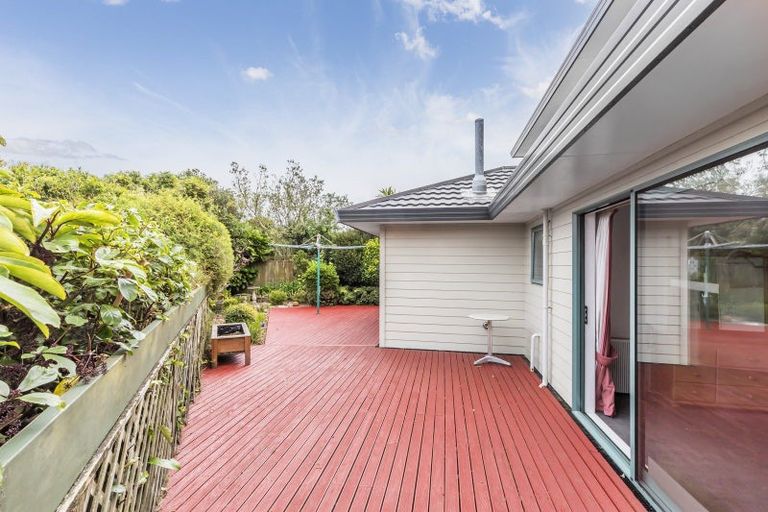 Photo of property in 38 Landsdowne Terrace, Karori, Wellington, 6012