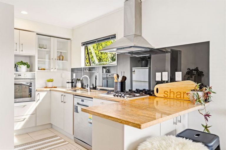 Photo of property in 1/46 Yeovil Road, Te Atatu Peninsula, Auckland, 0610