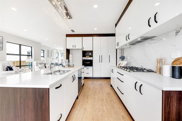 Photo of property in 51 Hikuawa Road, Flat Bush, Auckland, 2019