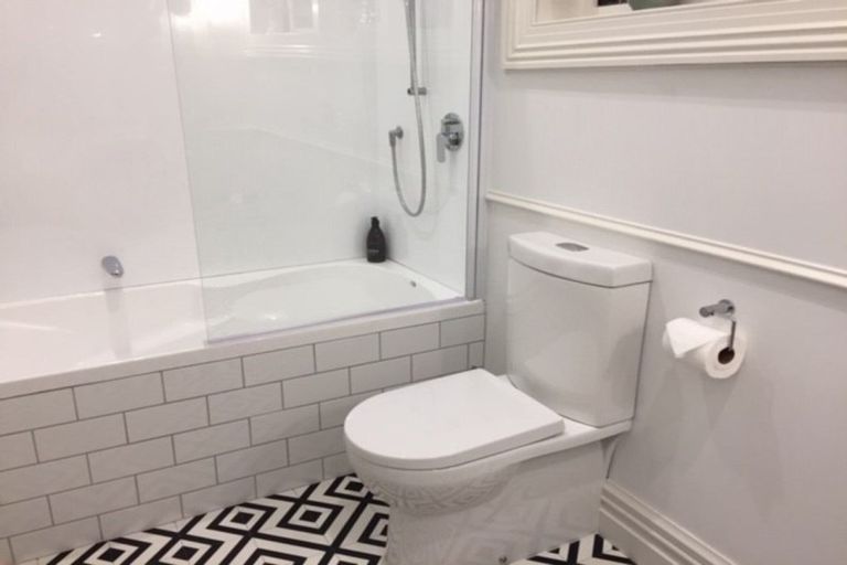 Photo of property in 18 Bidwill Street, Mount Cook, Wellington, 6021