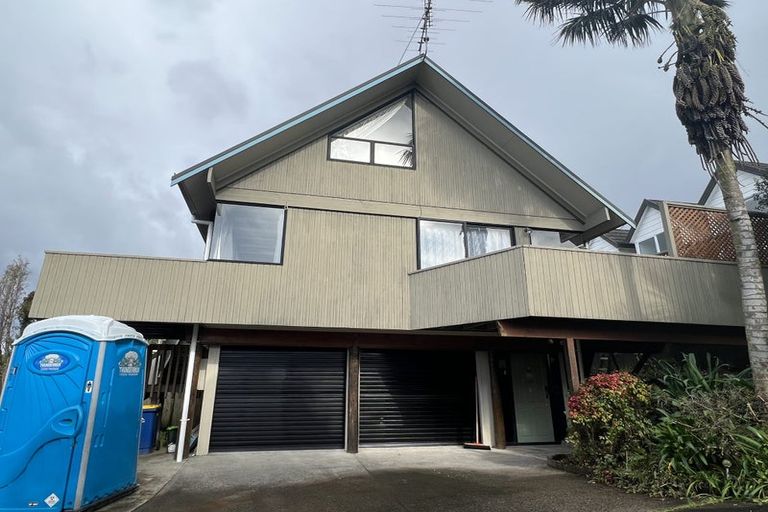 Photo of property in 1/47 Centorian Drive, Windsor Park, Auckland, 0632