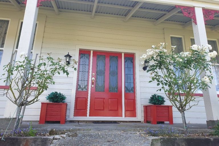 Photo of property in 28 Victory Street, Reefton, 7830