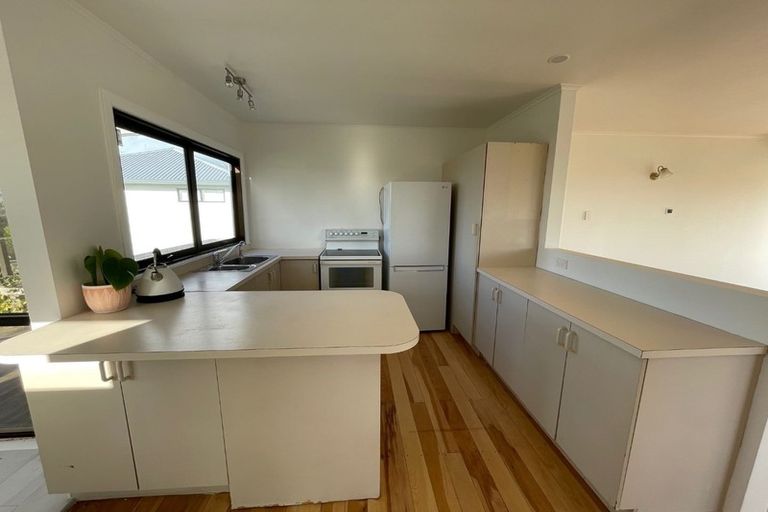 Photo of property in 1b Verbena Road, Birkdale, Auckland, 0626