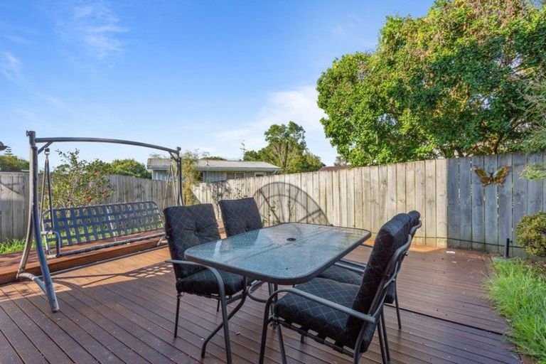 Photo of property in 3155a Great North Road, New Lynn, Auckland, 0600