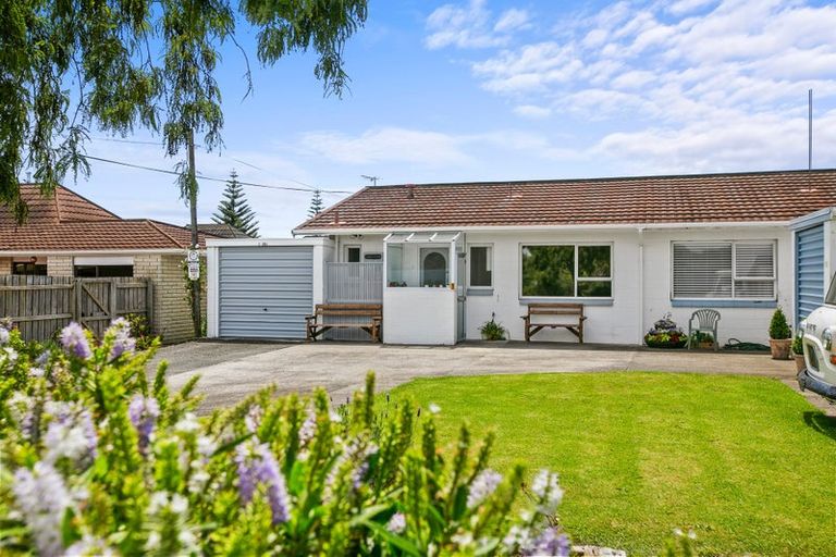 Photo of property in 28a Moulton Street, Moturoa, New Plymouth, 4310