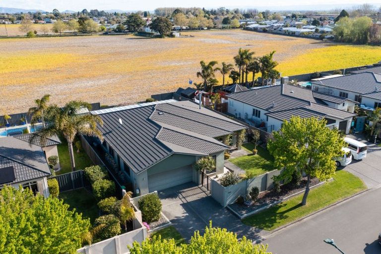 Photo of property in Heynes Place, 24 Heynes Place, Clive, 4102