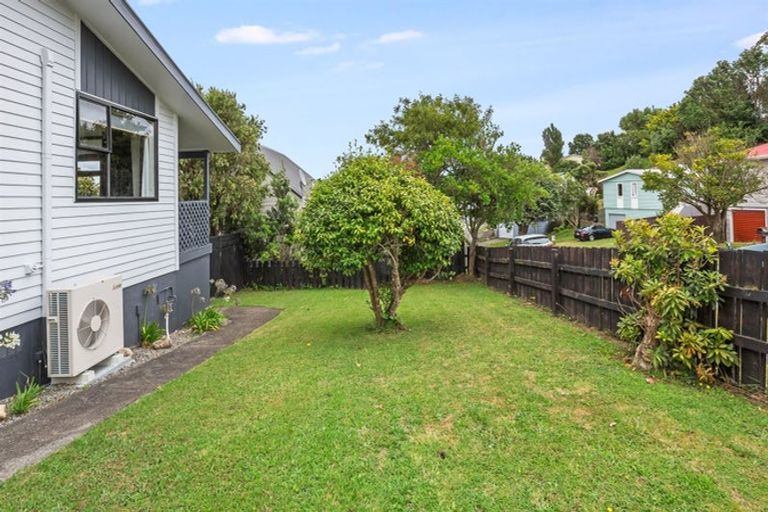 Photo of property in 10 Sombrero View, Ascot Park, Porirua, 5024