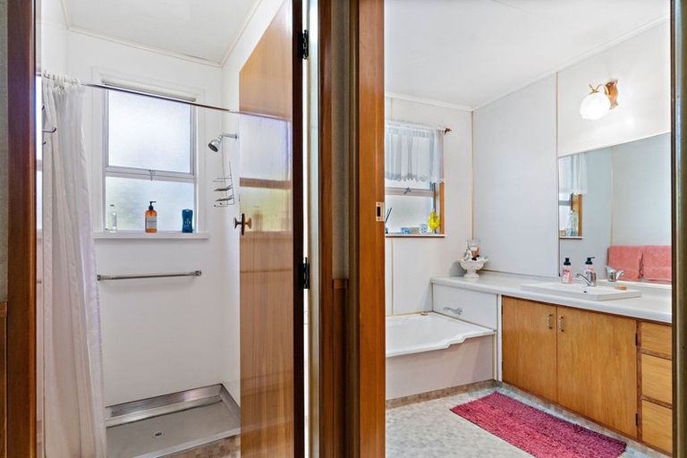 Photo of property in 13 Fairbrother Street, Carterton, 5713