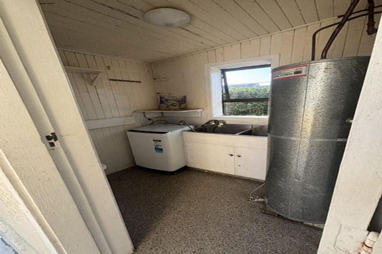 Photo of property in 42 Kamahi Street, Stokes Valley, Lower Hutt, 5019