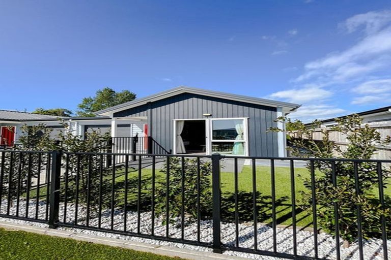 Photo of property in 21 Harore Road, Takanini, 2112