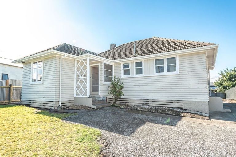 Photo of property in 6 Gordon Crescent, Marton, 4710