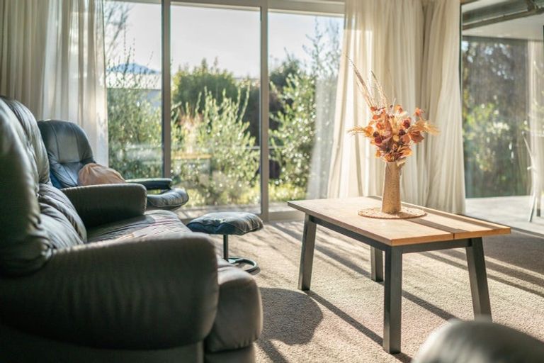 Photo of property in 12 Sycamore Place, Wanaka, 9305