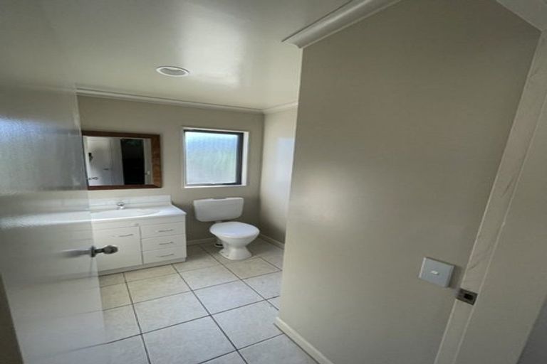 Photo of property in 30a Domanski Crescent, Owhiro Bay, Wellington, 6023