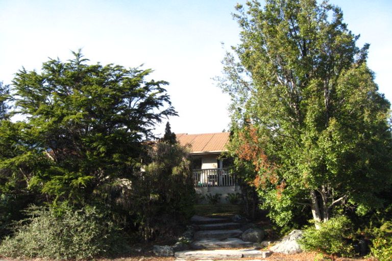 Photo of property in 13 Oregon Drive, Kelvin Heights, Queenstown, 9300