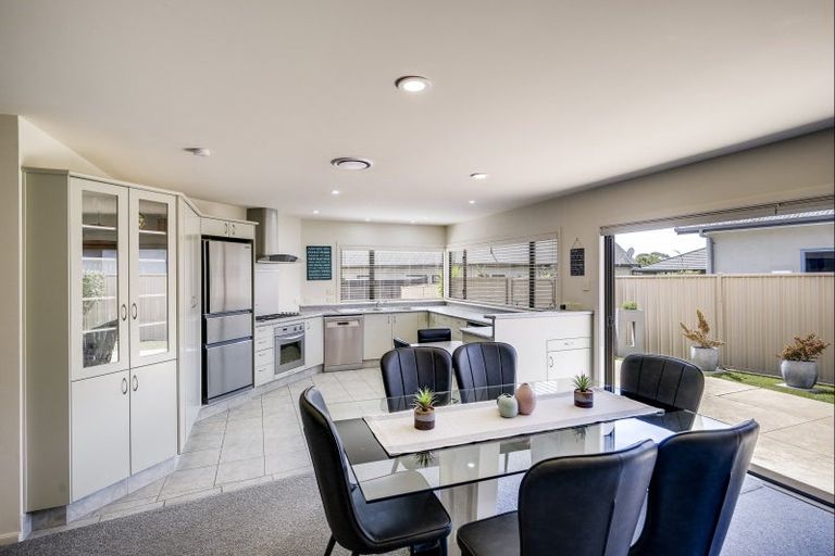 Photo of property in 8 Hanna Place, Havelock North, 4130