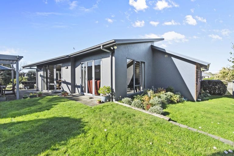 Photo of property in 56 Cairns Crescent, Rototuna, Hamilton, 3210