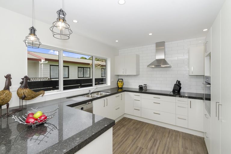 Photo of property in 5 Danden Way, Pukekohe, 2120