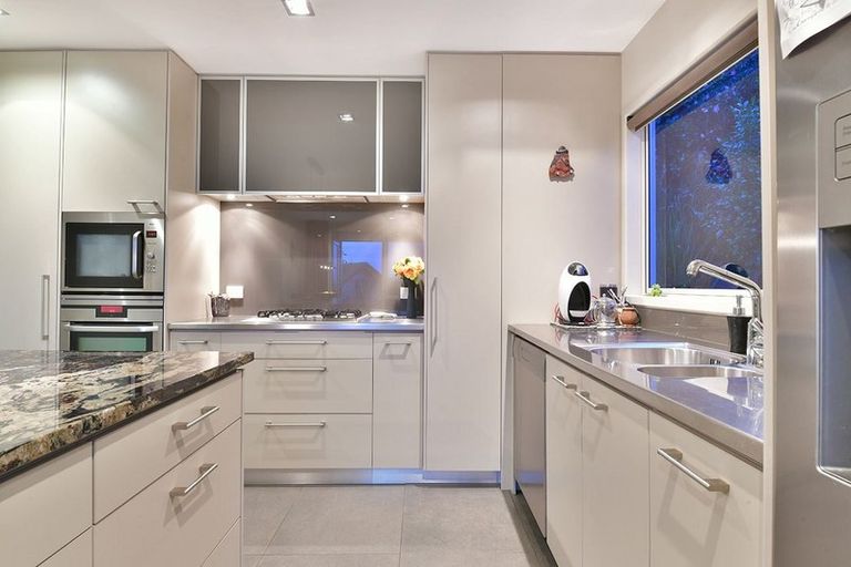 Photo of property in 83 William Bayes Place, Red Beach, 0932