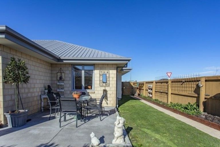 Photo of property in 38 Cassino Street, Rangiora, 7400