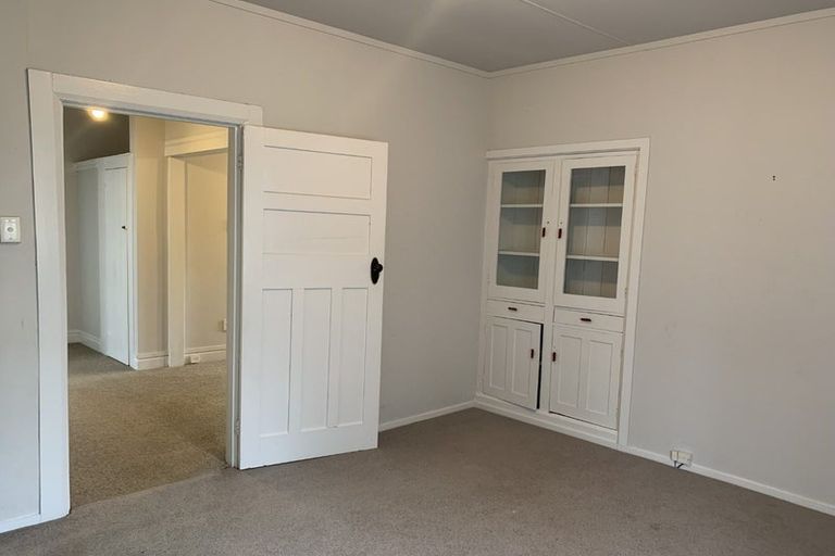 Photo of property in 35 Knowles Street, Terrace End, Palmerston North, 4410