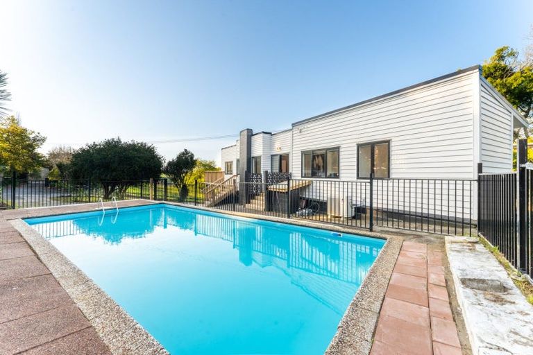 Photo of property in 65 Annett Road, Kumeu, 0891