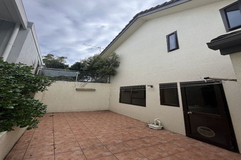 Photo of property in 16 Trevor Terrace, Paremata, Porirua, 5024