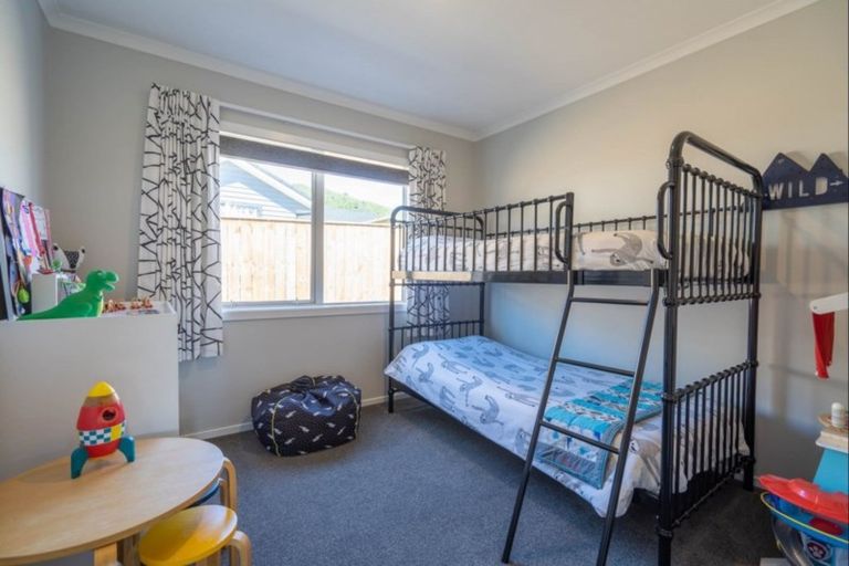 Photo of property in 4 Mahia Lane, Waikanae, 5036