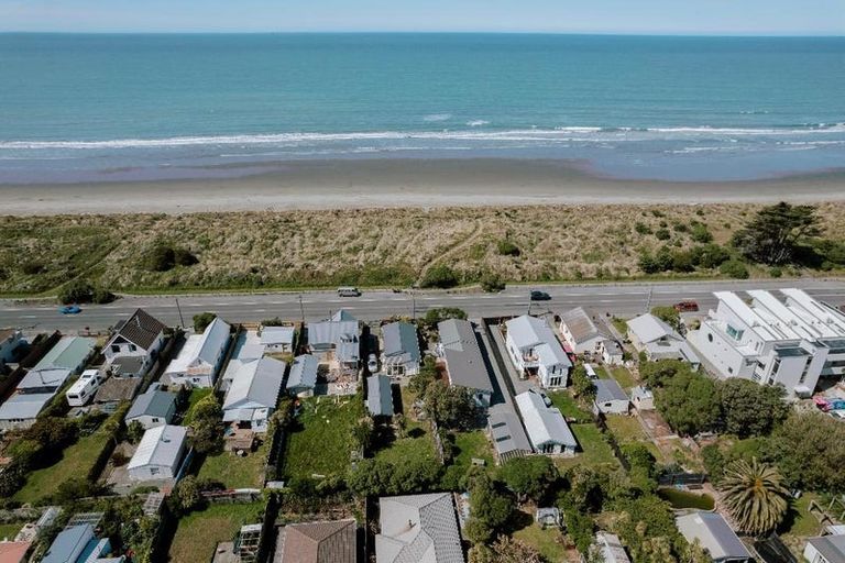 Photo of property in 265 Marine Parade, New Brighton, Christchurch, 8061