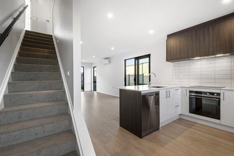 Photo of property in 6 Verde Lane, Rosehill, 2113