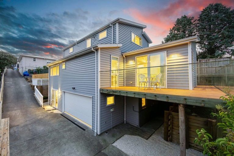 Photo of property in 14a Crystal Avenue, Glendene, Auckland, 0602