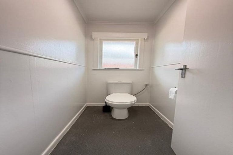 Photo of property in 42 Vera Road, Te Atatu South, Auckland, 0610