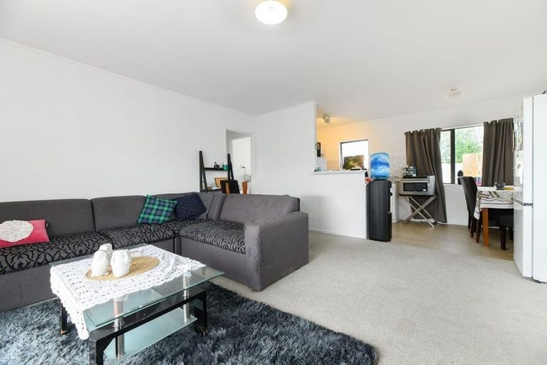 Photo of property in 1/44 Shifnal Drive, Randwick Park, Auckland, 2105