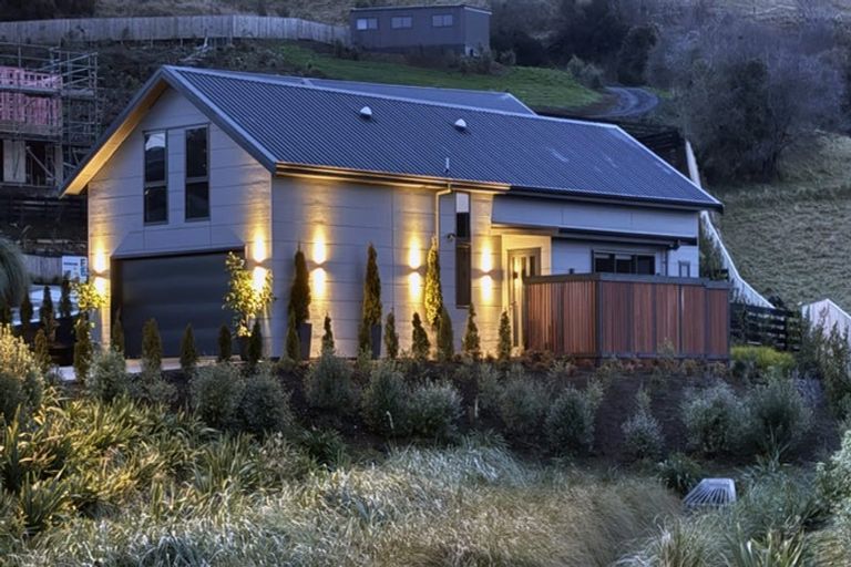 Photo of property in 22 Tapley Close, Halfway Bush, Dunedin, 9010