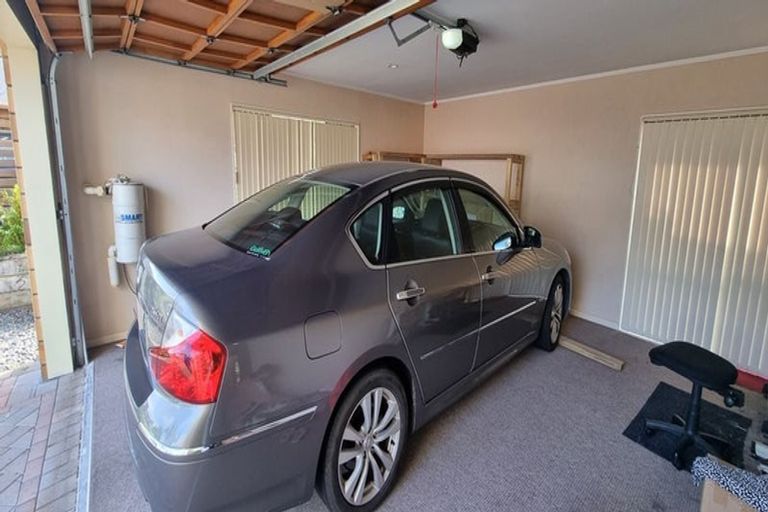 Photo of property in 72 Gracechurch Drive, Flat Bush, Auckland, 2016