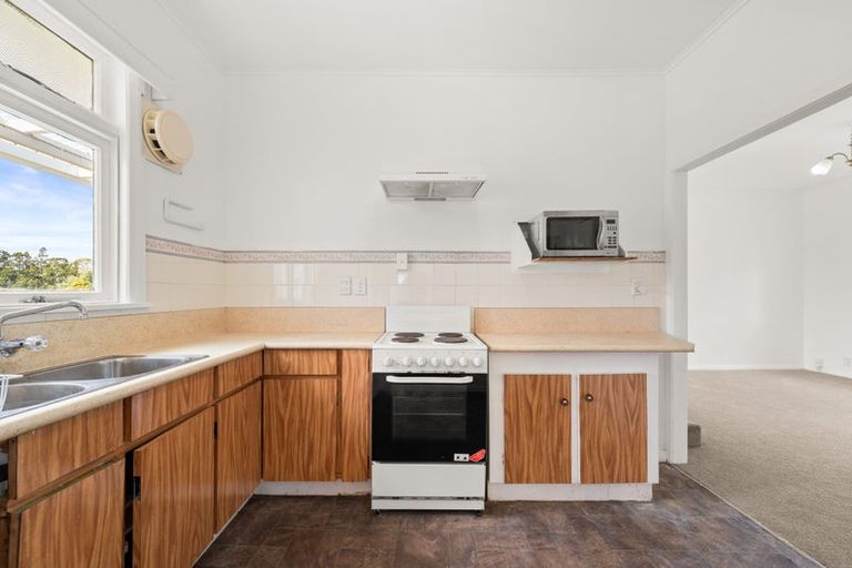 Photo of property in 38 Farrand Road, Kumeu, 0891