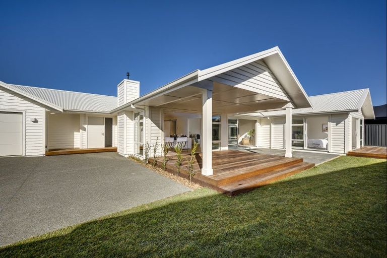 Photo of property in 18 Rich Rise, Havelock North, 4130