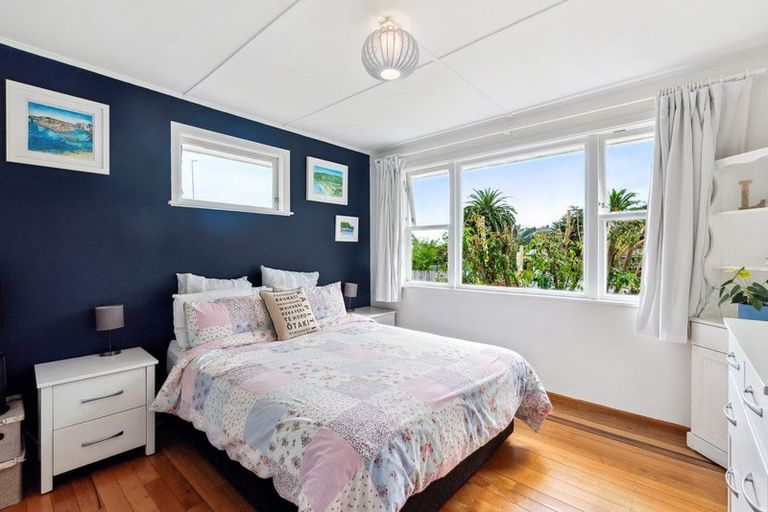 Photo of property in 12 Brazier Grove, Paraparaumu, 5032