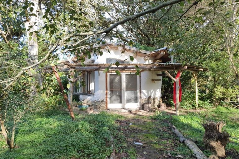 Photo of property in 4 Te Pahi River Drive, Paparoa, Maungaturoto, 0583