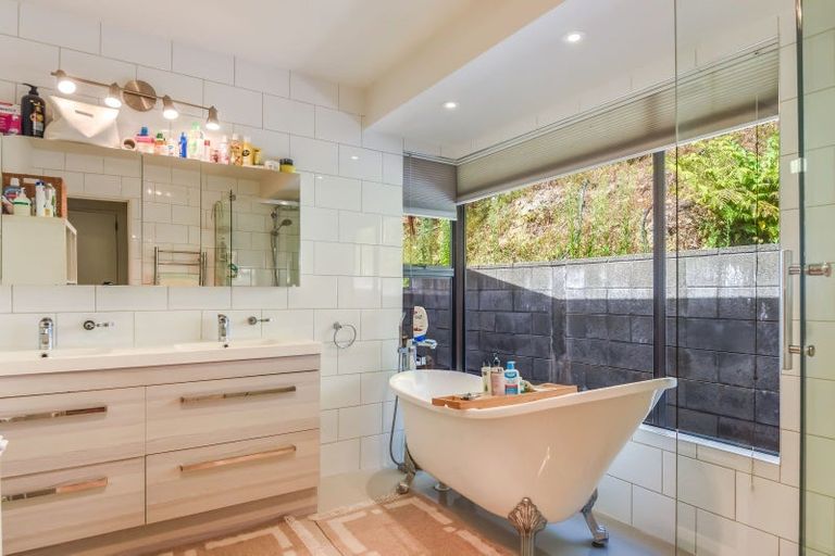 Photo of property in 25a Milton Terrace, Picton, 7220