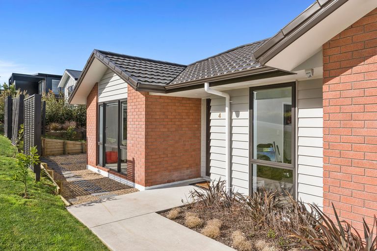 Photo of property in 4 Laly Haddon Place, Matakana, Warkworth, 0985