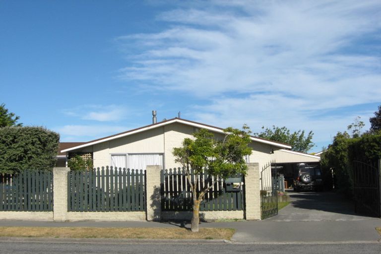 Photo of property in 42 Valecrest Avenue, Parklands, Christchurch, 8083