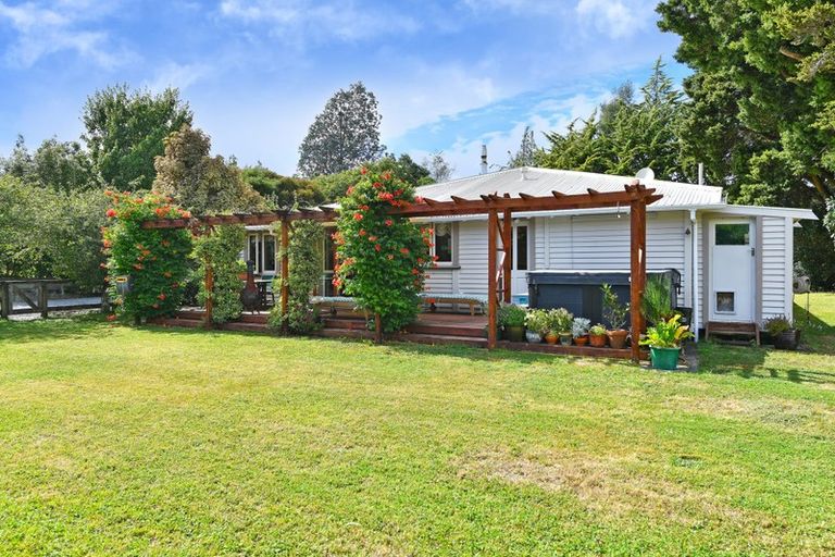 Photo of property in 361 Main Road North, Brown Owl, Upper Hutt, 5018