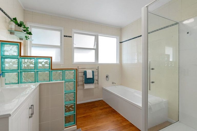 Photo of property in 7 Chisbury Street, Churton Park, Wellington, 6037