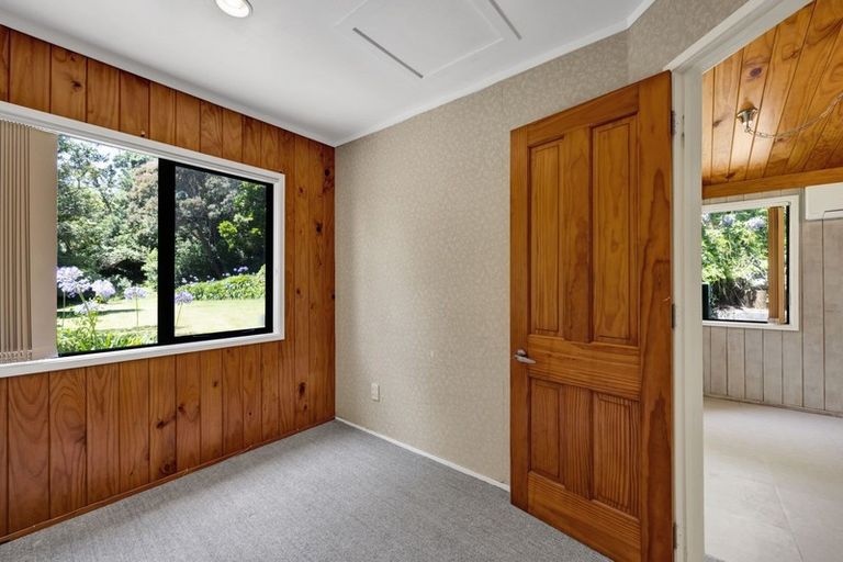 Photo of property in 15 Awanui Street, Merrilands, New Plymouth, 4312