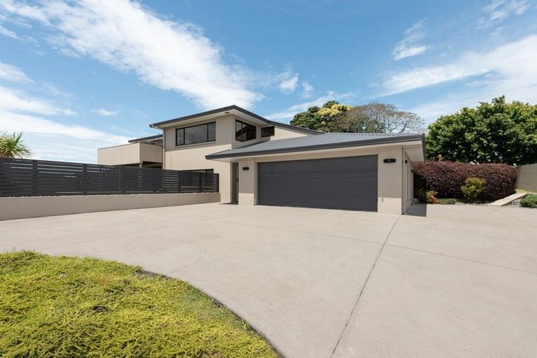 Photo of property in 43 Hillcrest Road, Otumoetai, Tauranga, 3110