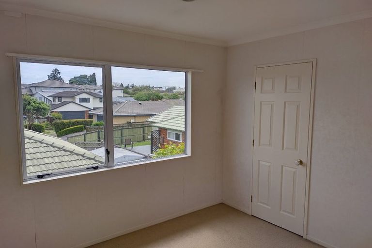 Photo of property in 2/10 Saints Court, Manurewa, Auckland, 2102