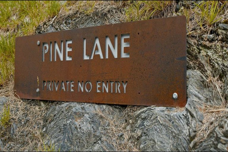 Photo of property in 1 Pine Lane, Sunshine Bay, Queenstown, 9300